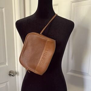Esprit Vintage Brown Crossbody Bag with Sleek Design